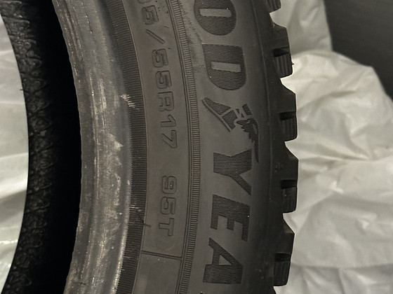 Good Year Ultra Grip Arctic 2