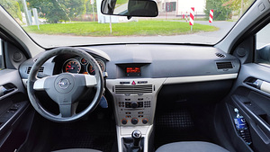 Opel Astra 1.6 (8 фото из 15)
