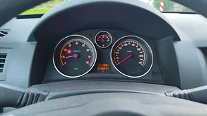 Opel Astra 1.6 (9 фото из 15)