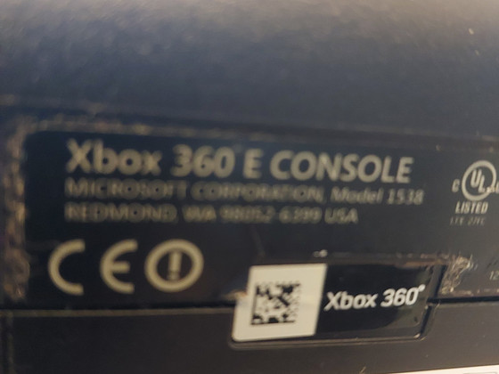 Консоль Xbox360e