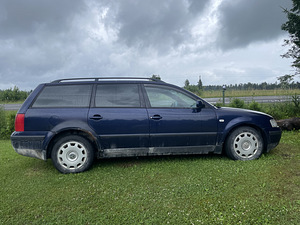 VW Passat 1.9 TDI (2 фото из 13)