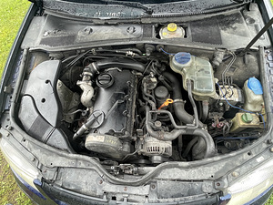 VW Passat 1.9 TDI (12 фото из 13)