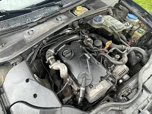 VW Passat 1.9 TDI (13 фото из 13)