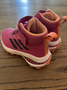 Кроссовки Adidas (2 фото из 2)