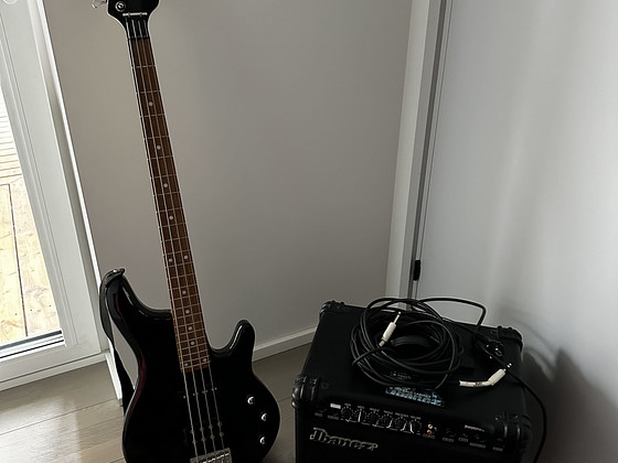 Ibanez RD300 RDGR basskitarr + Ibanez SW35 SoundWave + kott