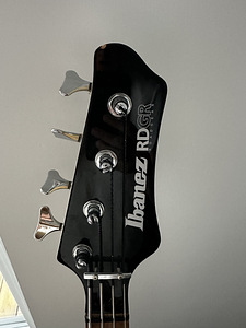 Бас-гитара Ibanez RD300 RDGR + Ibanez SW35 SoundWave + чехол (4 фото из 7)