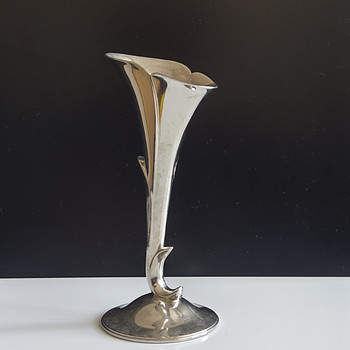 Шведская винтажная посеребрённая ваза «Calla» (Ystad-Metall)