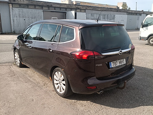 Opel Zafira Tourer (2 фото из 3)