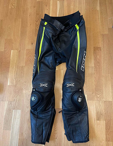 2-osaline moto nahkkombe IXS + saapad (komplekt) (2 foto / 4)