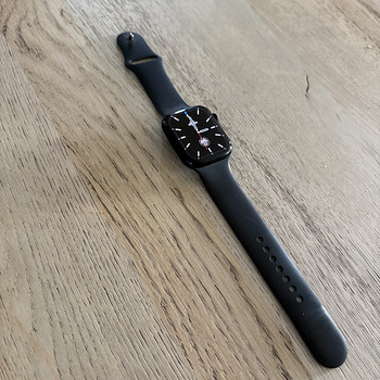 Apple Watch Series 8 45mm GPS -must alumiinium, aku 86%