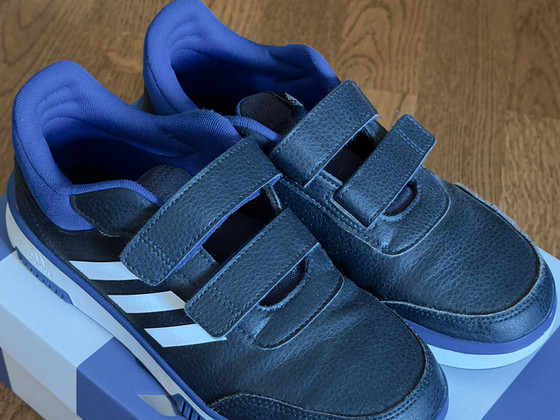 Adidase tossud