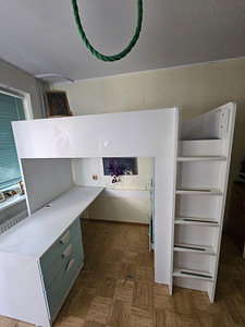 Kahekorruseline IKEA lastevoodi laua ja kapiga (4 foto / 7)