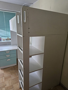 Kahekorruseline IKEA lastevoodi laua ja kapiga (7 foto / 7)