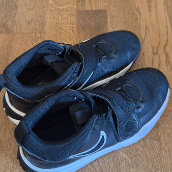 Nike tossud