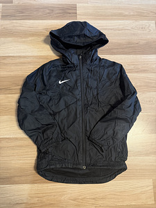 Nike tuulejope (1 foto / 4)