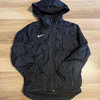 Nike tuulejope