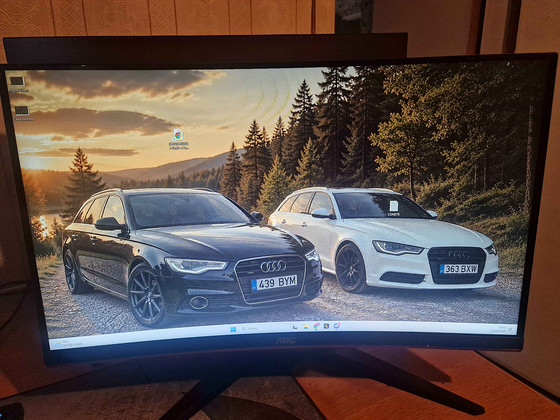 AOC C24G1 24" kumer monitor