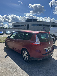 Renault регистрация оплачена . (5 фото из 9)