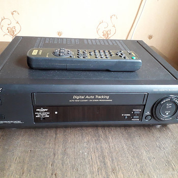Видеомагнитофон SONY