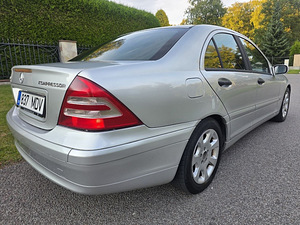 Mercedes Benz C180 Kompressor (4 фото из 9)