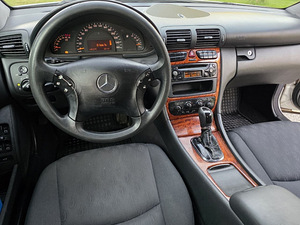 Mercedes Benz C180 Kompressor (6 фото из 9)