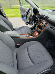 Mercedes Benz C180 Kompressor (7 фото из 9)
