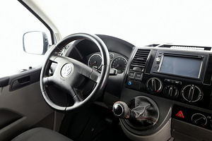 Volkswagen Transporter Passenger 1.9 TDI 75kW (5 фото из 8)