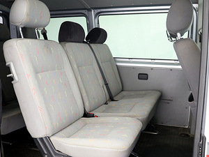 Volkswagen Transporter Passenger 1.9 TDI 75kW (7 фото из 8)