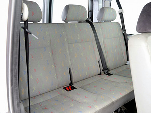 Volkswagen Transporter Passenger 1.9 TDI 75kW (8 фото из 8)