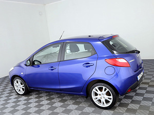 Mazda 2 Elegance 1.5 76kW (4 фото из 7)