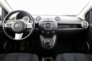 Mazda 2 Elegance 1.5 76kW (5 фото из 7)