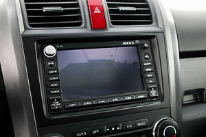 Honda CR-V Luxury ATM 2.0 110kW (9 фото из 9)