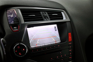 Citroen DS5 Luxury ATM 2.0 HDi 120kW (9 фото из 9)