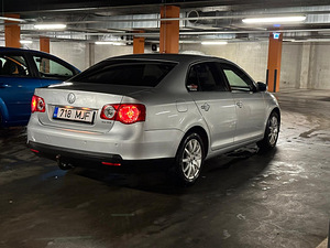 Automaatkäigukastiga auto rent, konditsioneeriga (2 foto / 4)