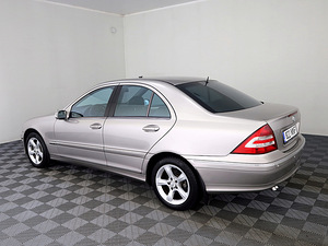 Mercedes-Benz C 200 Avantgarde ATM 1.8 Kompressor 120kW (4 фото из 7)