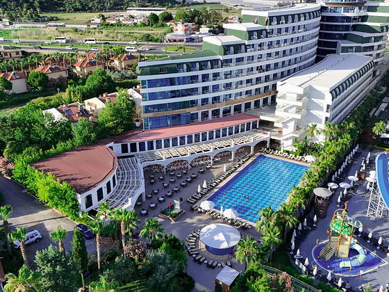 RAYMAR RESORT & AQUA HOTEL