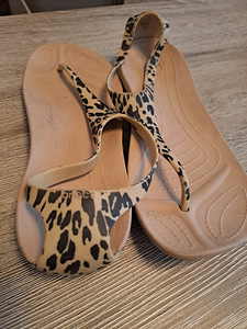 Сандалии crocs (1 фото из 3)