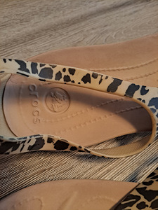 Сандалии crocs (2 фото из 3)