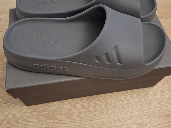 Plätud adidas