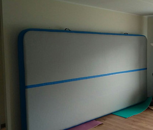 AirTrack гимнастическая дорожка-мат 4м. x 2м. x 20 см. (3 фото из 3)