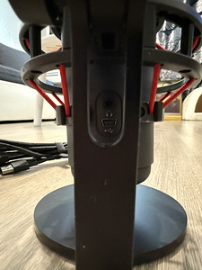 HyperX QuadCast (3 фото из 5)
