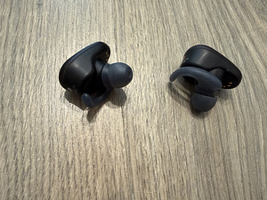 Sony WF-SP800N (2 фото из 4)