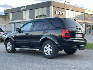 KIA SORENTO (6 foto / 10)