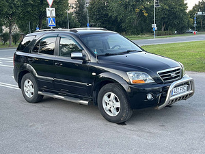 KIA SORENTO (2 foto / 10)