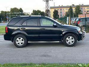 KIA SORENTO (5 foto / 10)