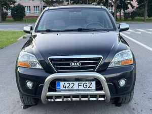 KIA SORENTO (3 foto / 10)