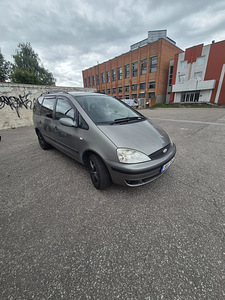 Ford Galaxy (1 фото из 11)