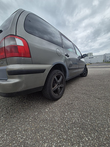 Ford Galaxy (7 фото из 11)