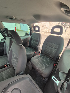 Ford Galaxy (10 фото из 11)