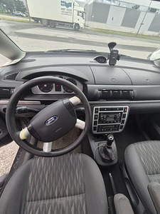 Ford Galaxy (11 фото из 11)